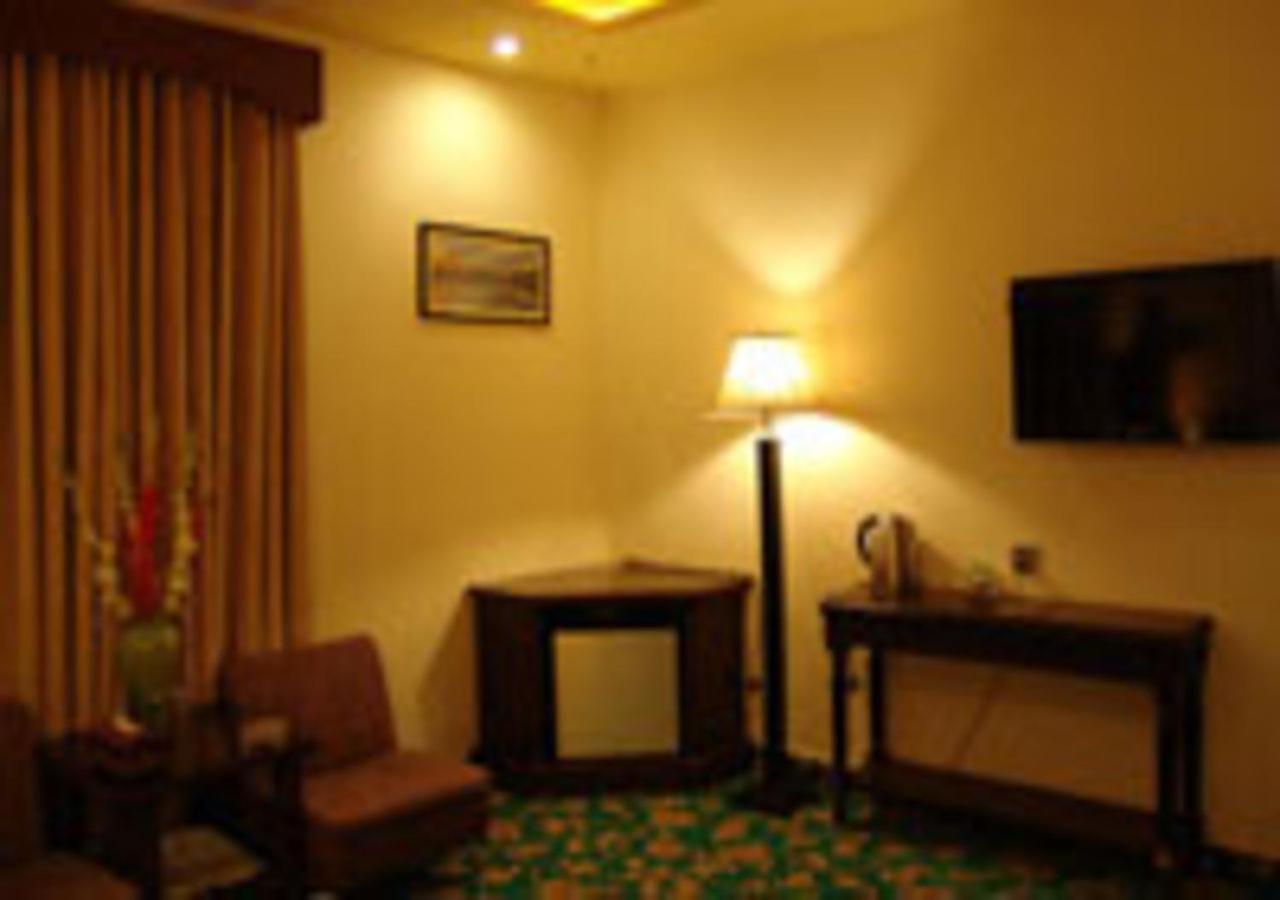 Rajone Hotel Faisalabad Ngoại thất bức ảnh