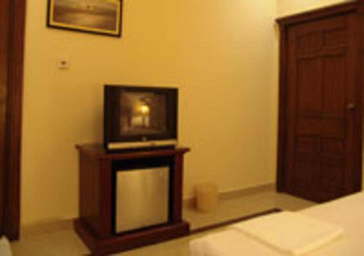 Rajone Hotel Faisalabad Ngoại thất bức ảnh